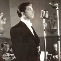 Hülyalı Gecelerde Hasretin Yolcusuyum - Zeki Müren